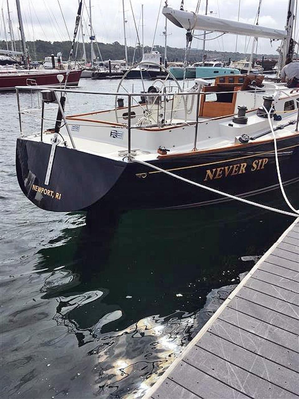 NEVER SIP 42' Hinckley Sloop, Wellington Yacht Partners