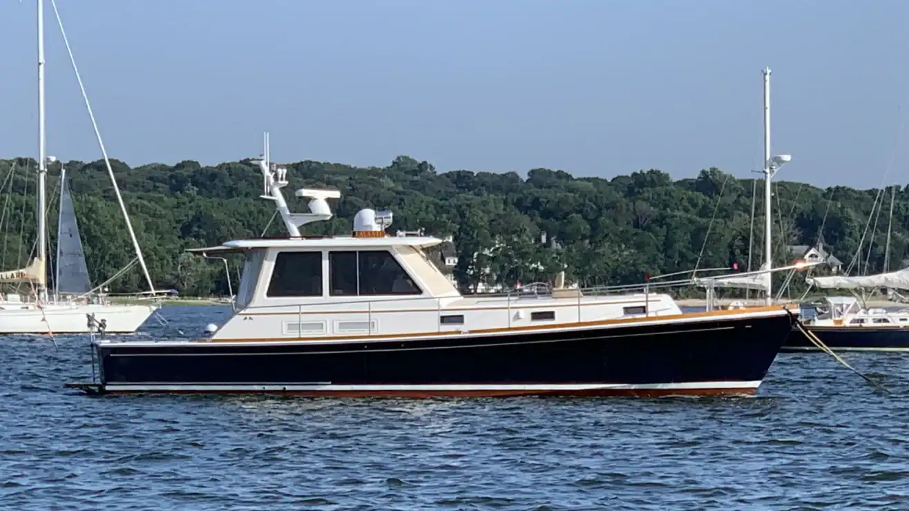 2005 Grand Banks Eastbay 43