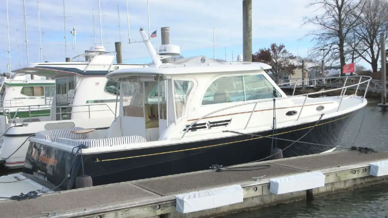 BELLA FAMIGLIA, 2018 Back Cove 32