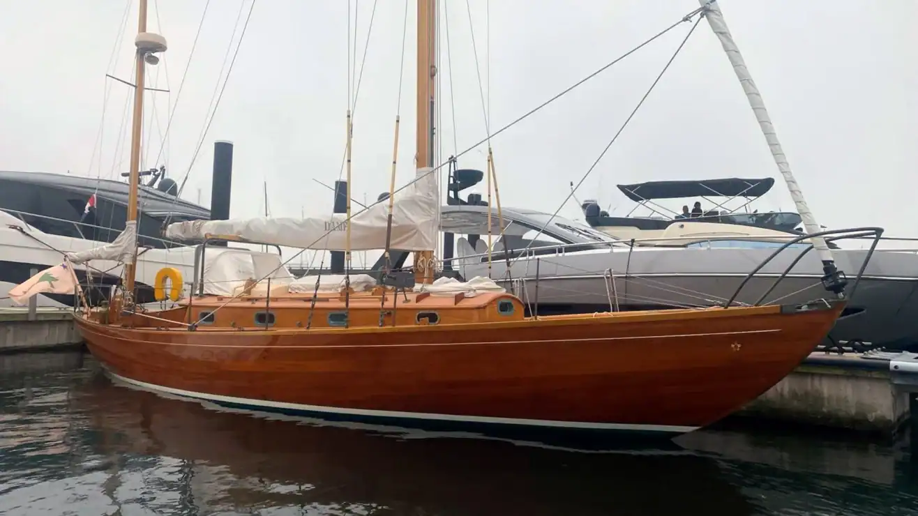 DAME OF SARK, 1961 Concordia Yawl 39
