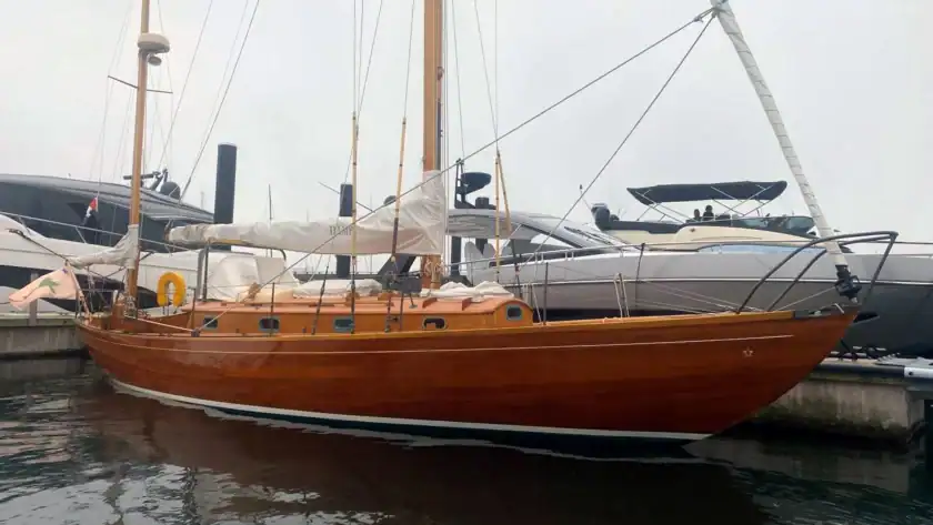 DAME OF SARK, 1961 Concordia Yawl 39