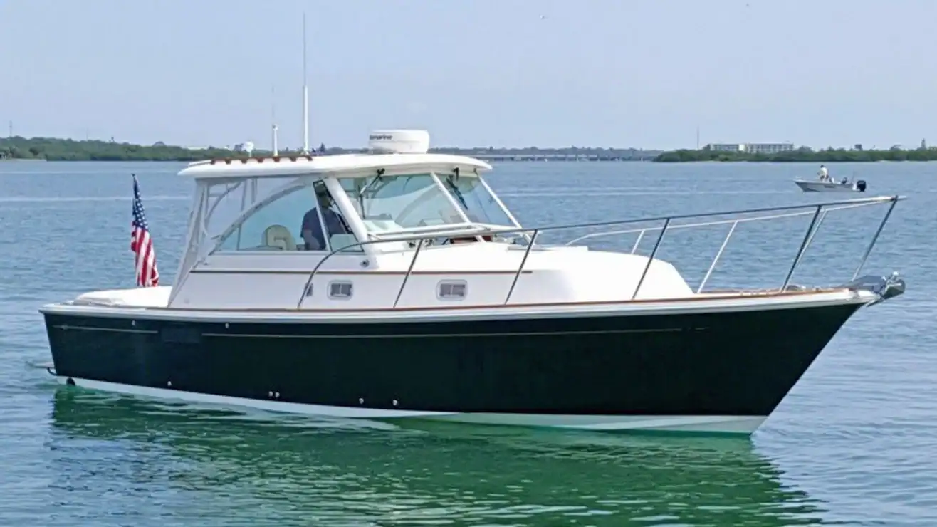2003 Hunt Yachts Surfhunter 33