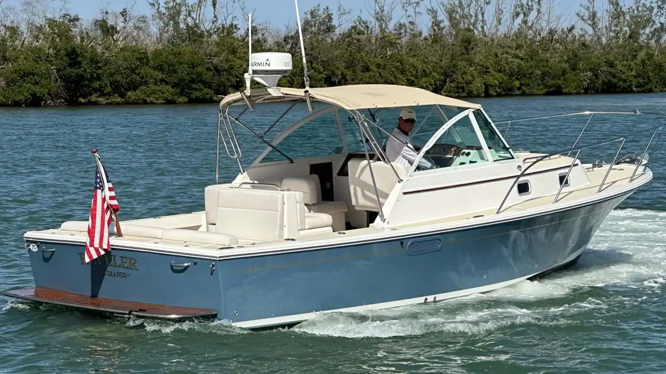 REVELER, 2012 Hunt Yachts Surfhunter 29