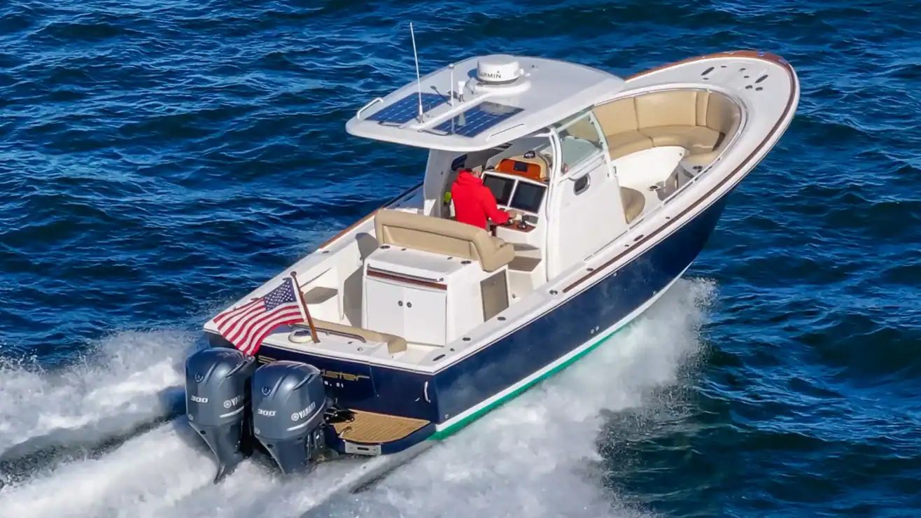 Hunt Yachts 32CC_SPEEDSTER