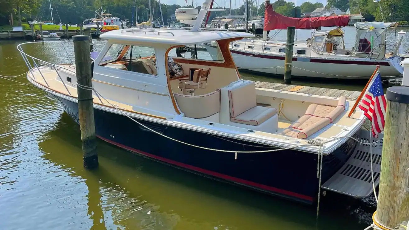 TERRAPIN, 2004 Hunt Yachts Surfhunter 29