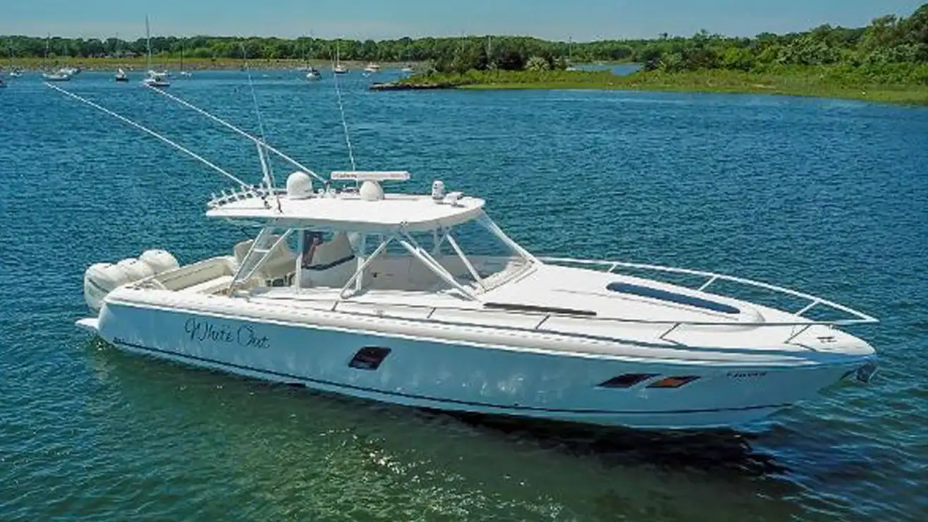 WHITE OUT, 2012 Intrepid 400