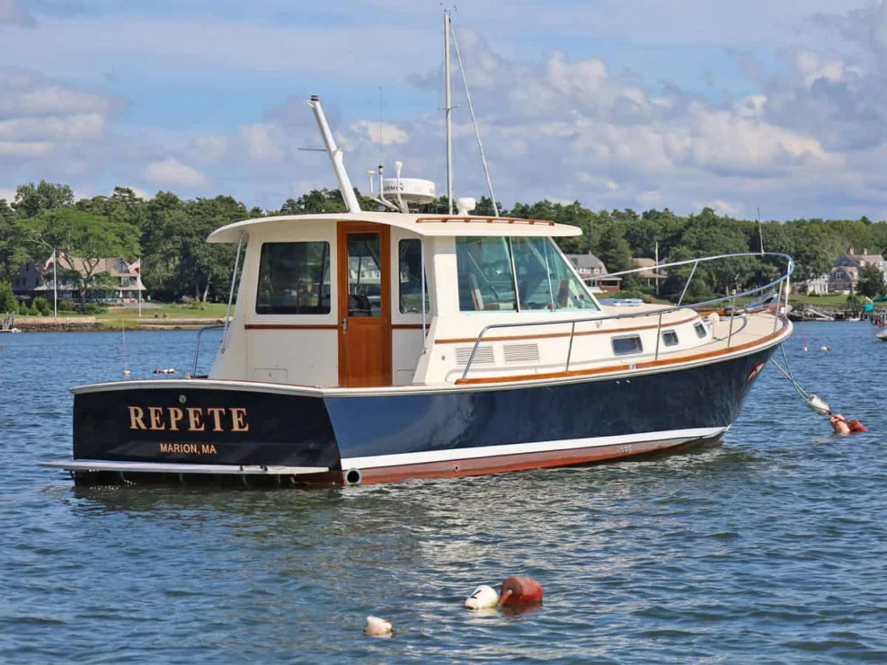 Image of REPETE, 2004 Bruckmann Bluestar 37,aft starboard quarter in water.