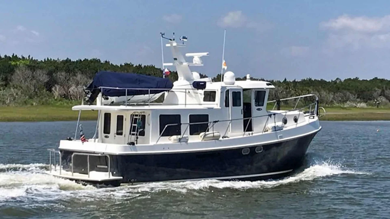 2006 American Tug 41 cruising.