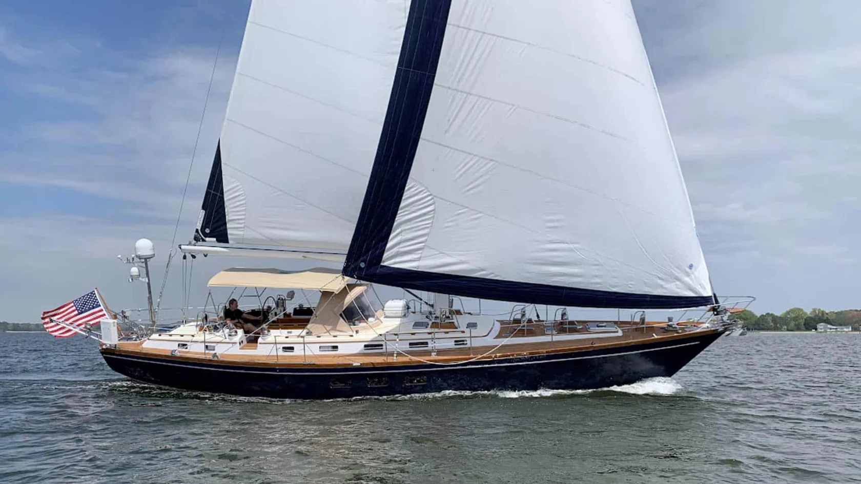 Little Harbor 53 BRISE DE MER sailing upwind.