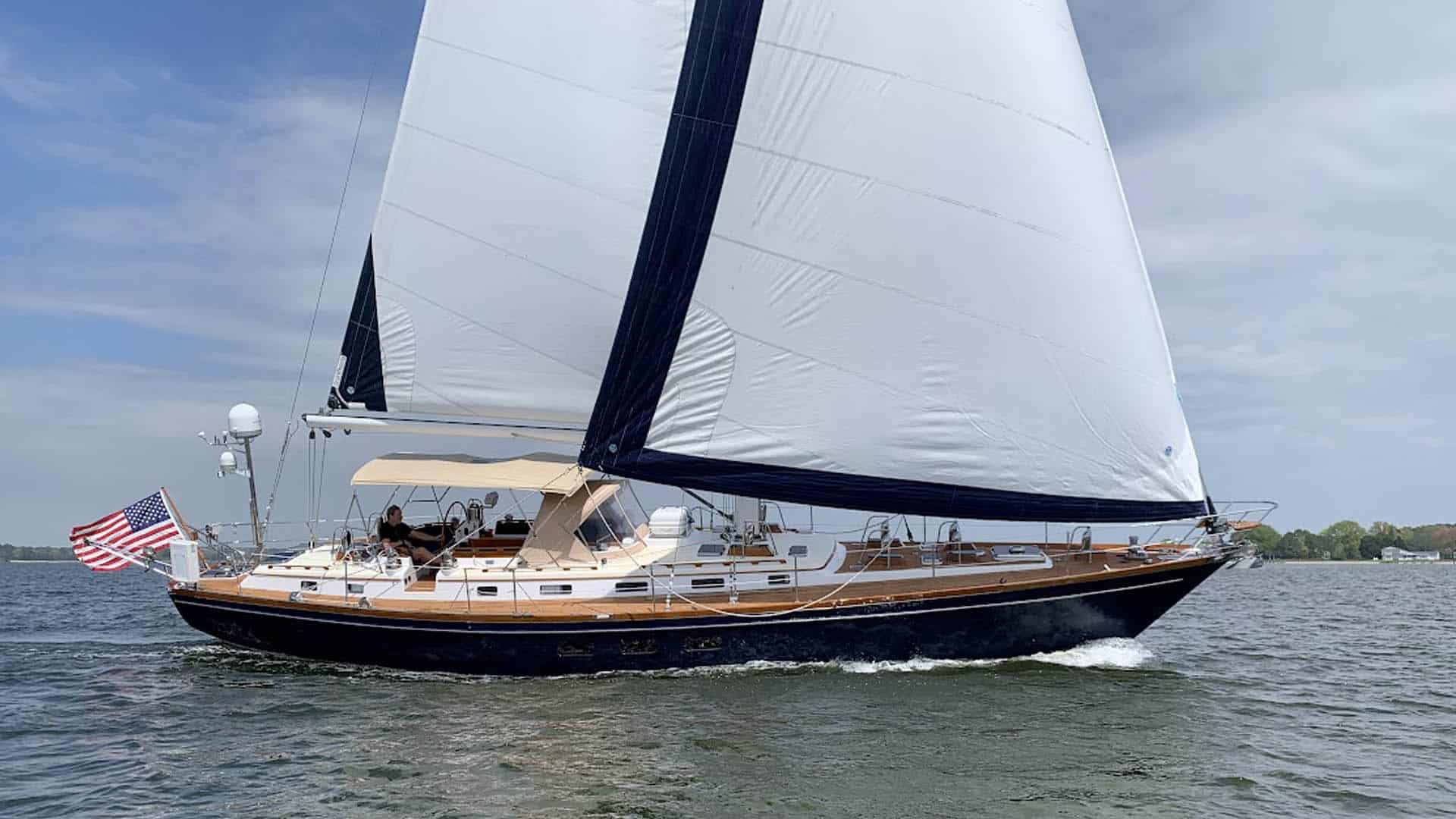 Little Harbor 53 BRISE DE MER sailing upwind.
