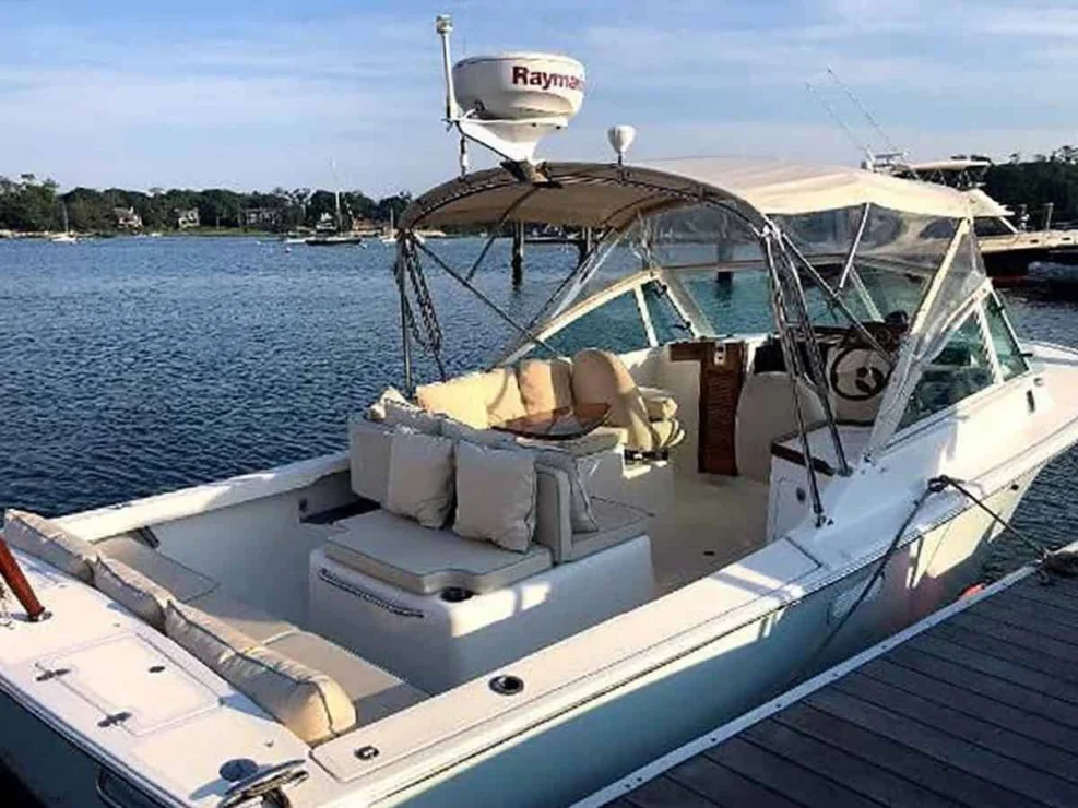 2007 Hunt Harrier 25 outdoor seating.