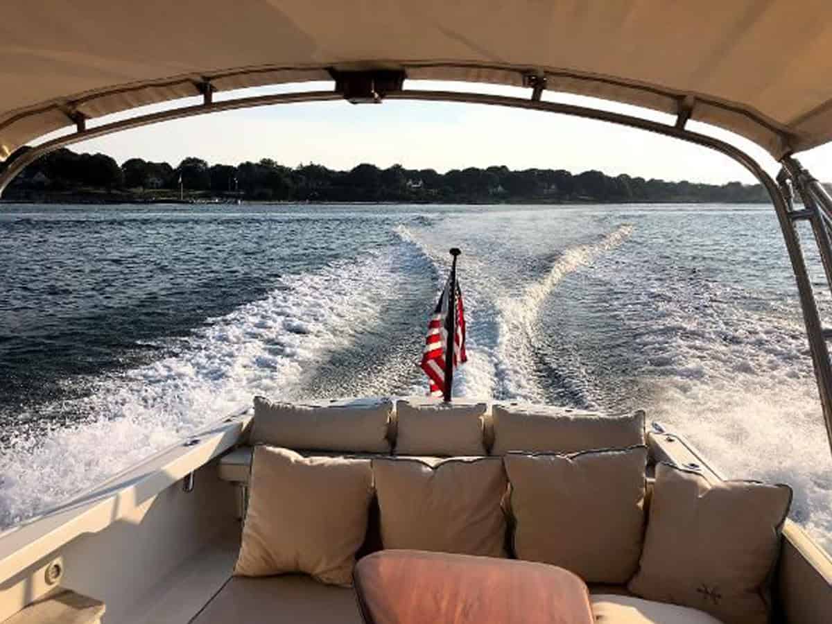 2007 Hunt Harrier 25 underway looking aft.