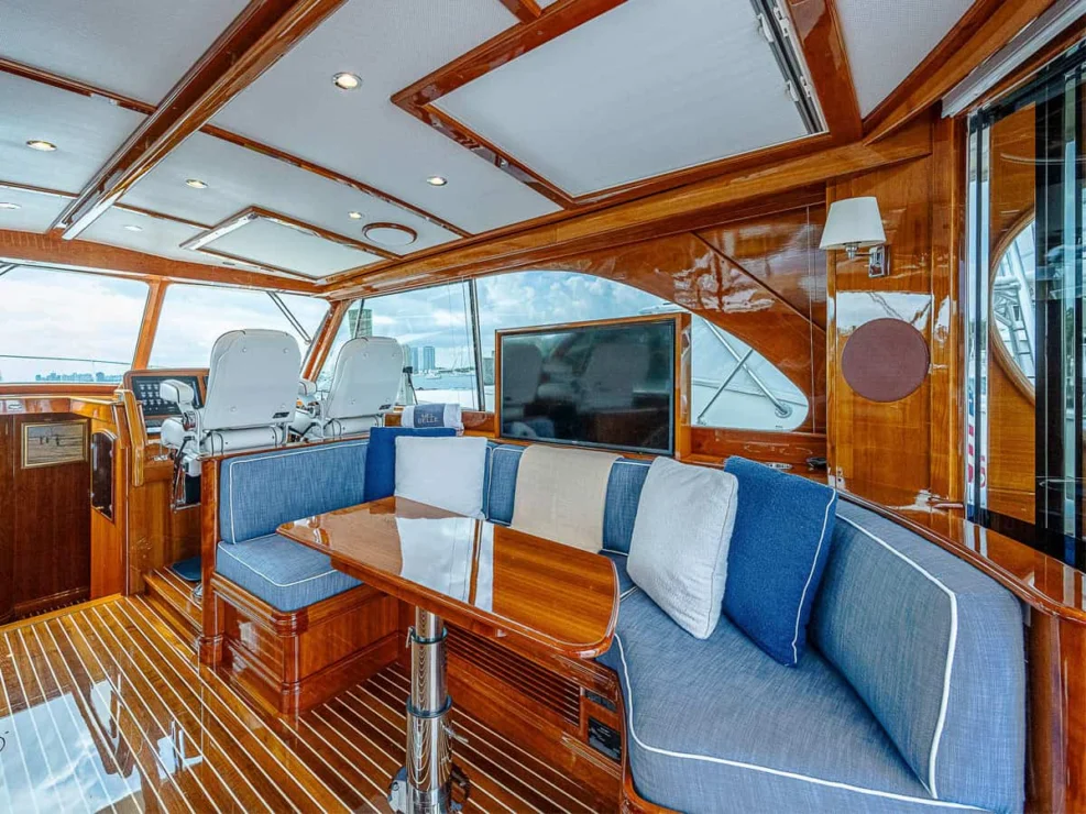 Wellington Yacht Partners – 2018 Hinckley Talaria 55 MKII for sale – Pilothouse salon dinette.