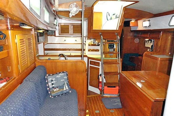 Bristol 47.7 North Star main salon looking aft.