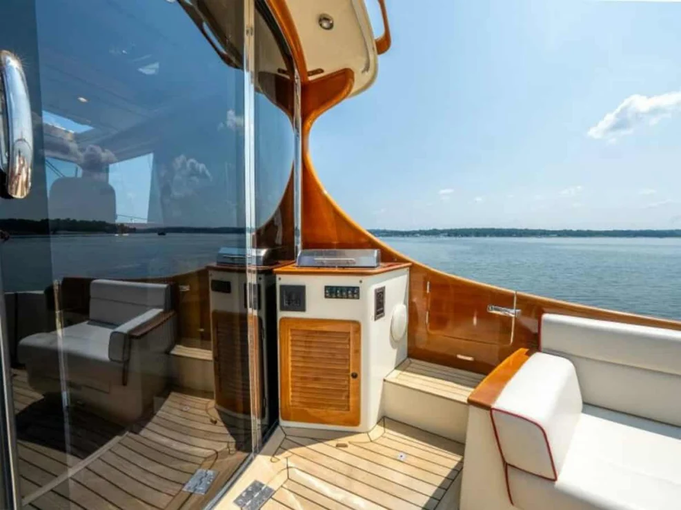 2012 Hinckley Talaria 48 "Concerto In Sea" amenity grill.