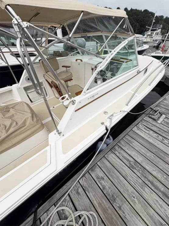 2005 Hunt Yachts Surfhunter 25 for sale, view of helm area.