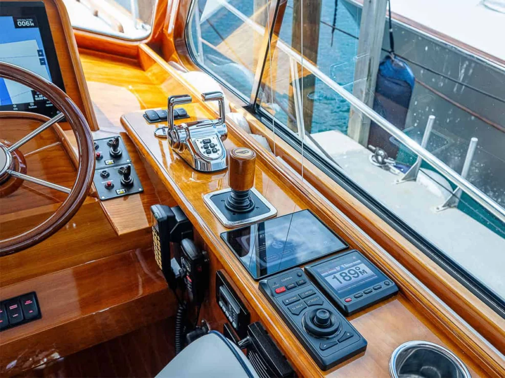 Wellington Yacht Partners – 2018 Hinckley Talaria 55 MKII for sale – Outboard jetstick.