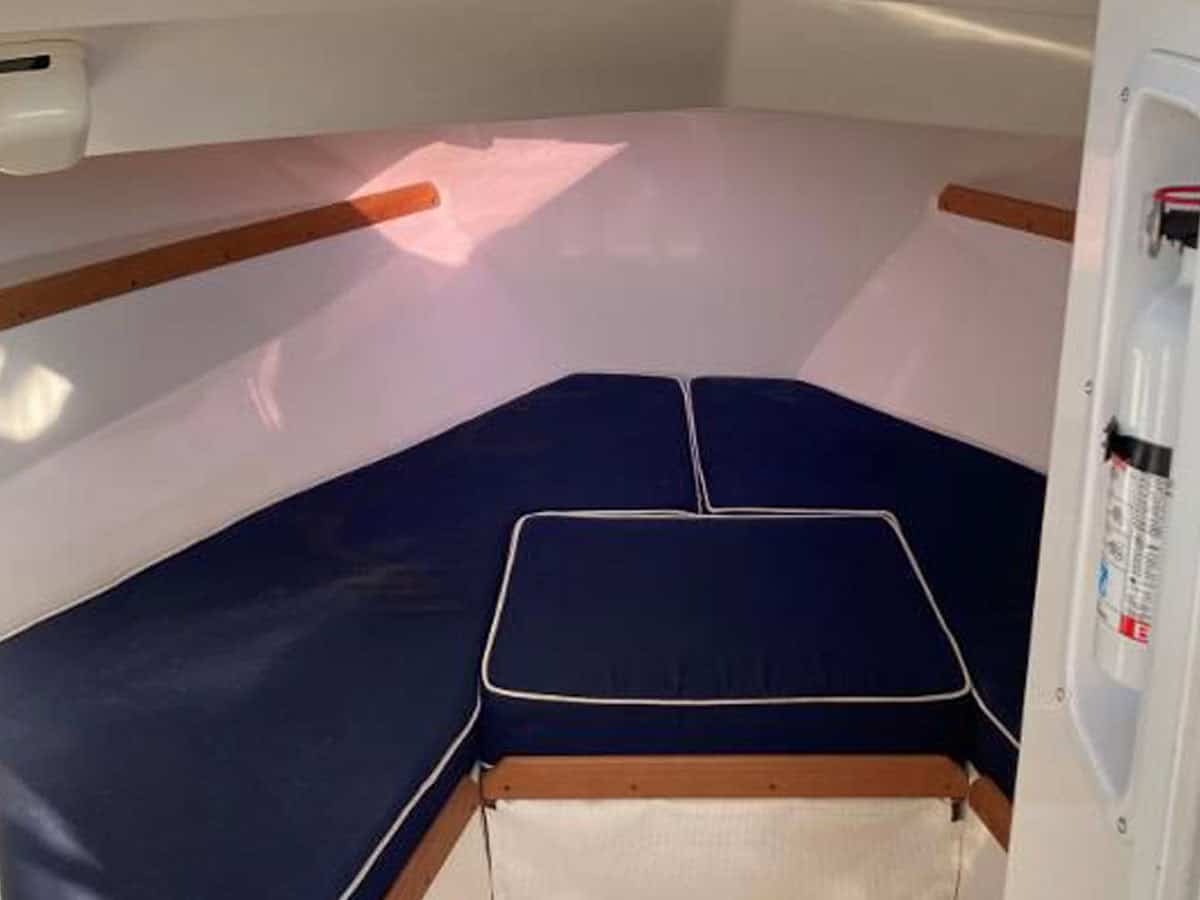 2007 Hunt Harrier 25 interior with v-berth filler.