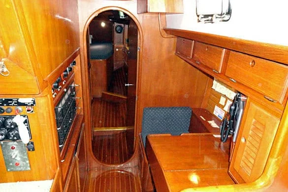Bristol 47.7 North Star passageway.