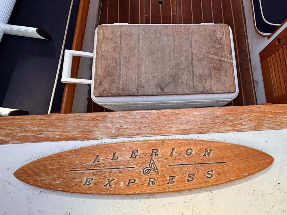 2016 Alerion Express 28, "Mavis", pedigree plaque.