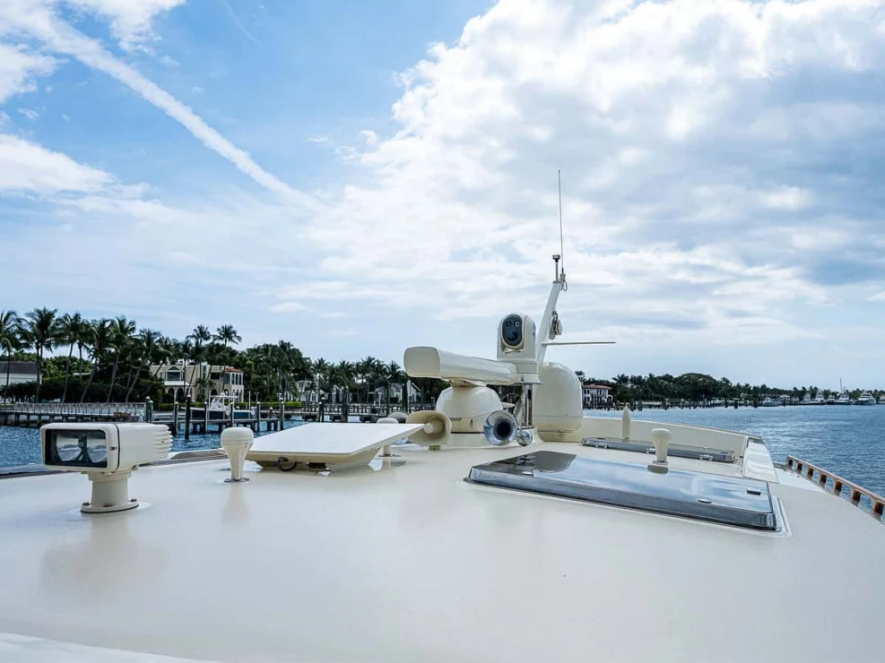 Wellington Yacht Partners – 2018 Hinckley Talaria 55 MKII for sale – Hardtop starlink.