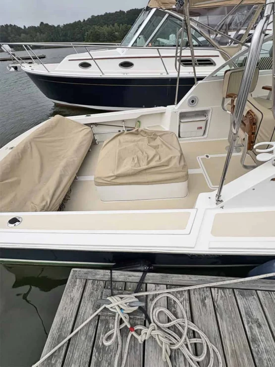 2005 Hunt Yachts Surfhunter 25 for sale, cockpit cushion covers.