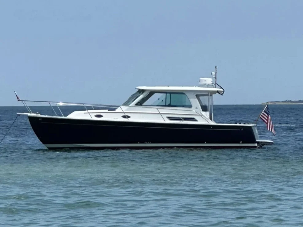 2020 Back Cove 33, port profile view.