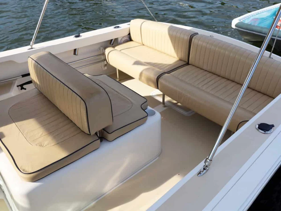2003 Hunt Yachts Surfhunter 25 for sale -cockpit looking aft to settee along the transom