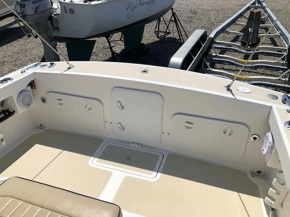 2003 Hunt Yachts Surfhunter 25 for sale - cockpit with transom seating removed.