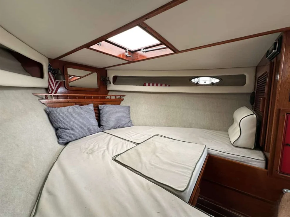 1990 Windsor Craft 26 Picnic Boat, v-berth cabin starboard.