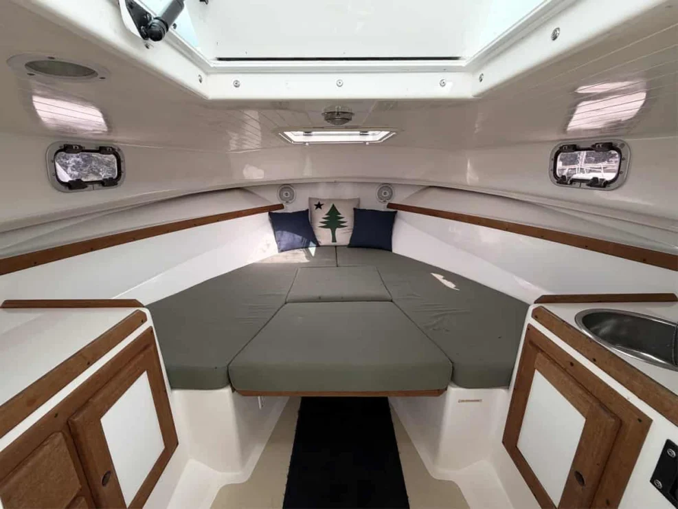 Hunt Yachts Surfhunter 25 Wahine view of v-berth with filler cushion