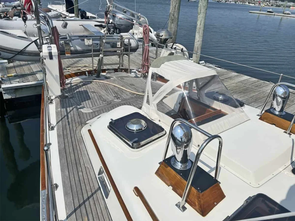 1994 Little Harbor 60 for sale - Aft deck looking aft to davits.