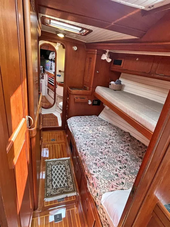 1994 Little Harbor 60 for sale - Starboard Guest cabin looking forward to ensuite head and shower.