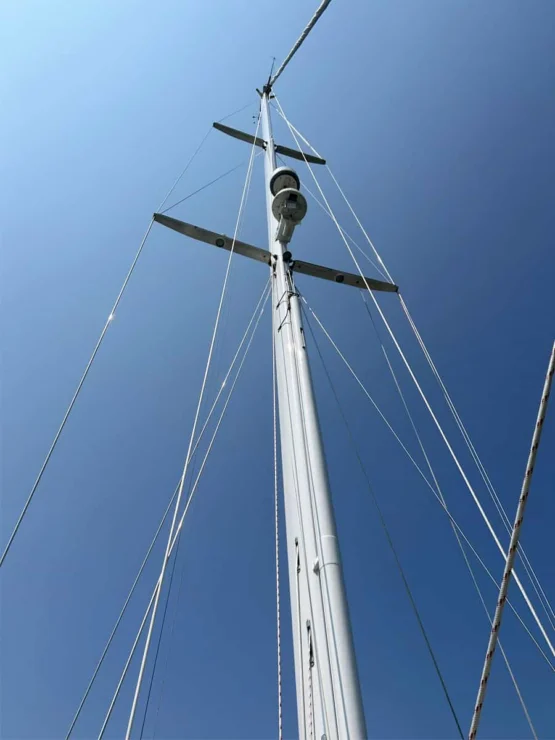 1994 Little Harbor 60 for sale - view of rig against the sky.