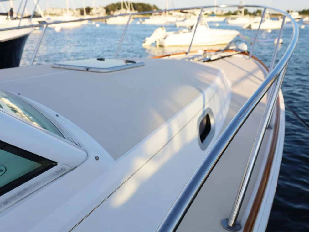 2003 Hunt Yachts Harrier 36, bow rail.