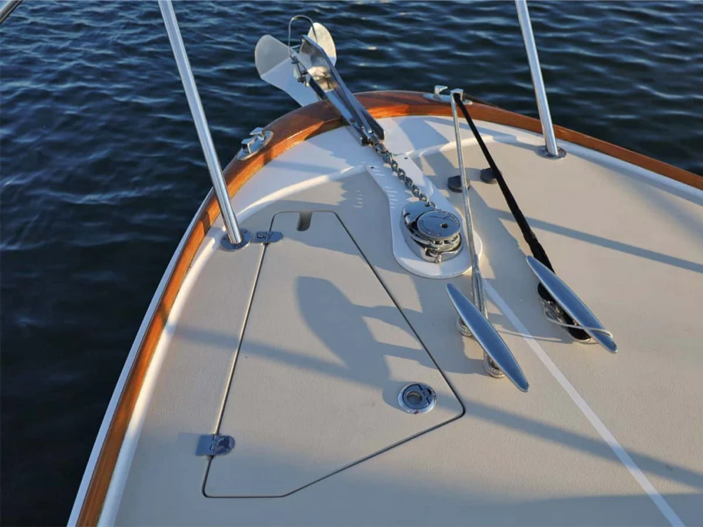 2003 Hunt Yachts Harrier 36, foredeck.