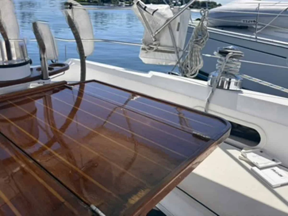 2002 Sabre 402, cockpit table extended.