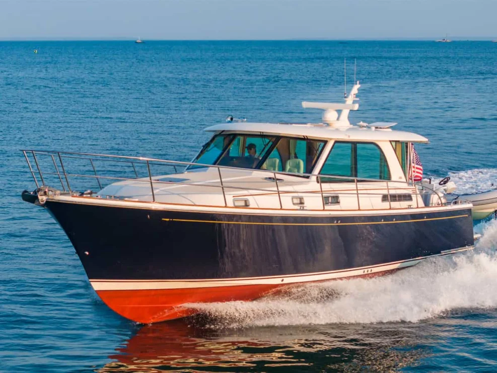 Sabre 45, Salt Therapy, view bow at full speed.