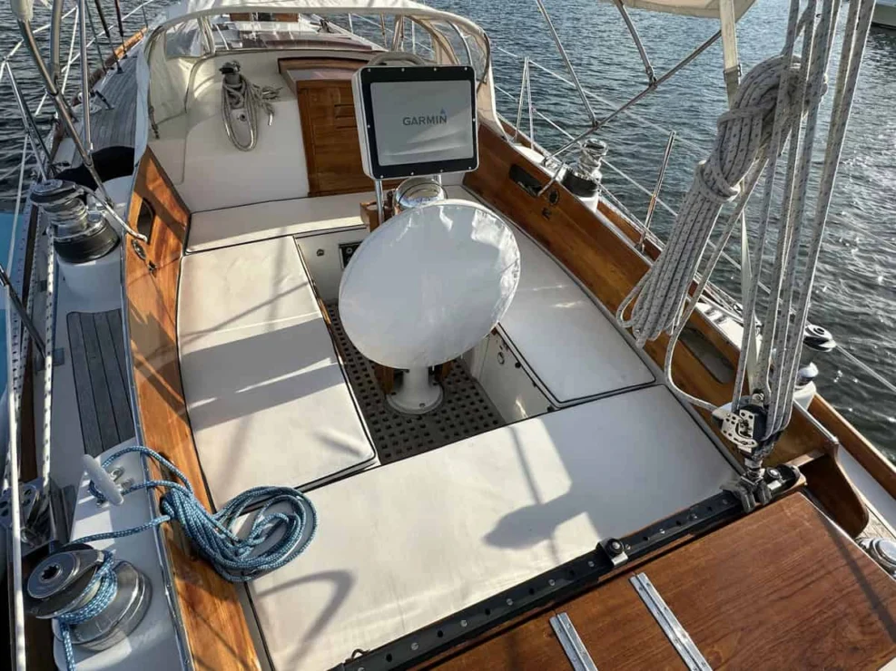Image of MOONLIGHT, 1980 Hinckley Bermuda 40 MKII, view of cockpit from above.