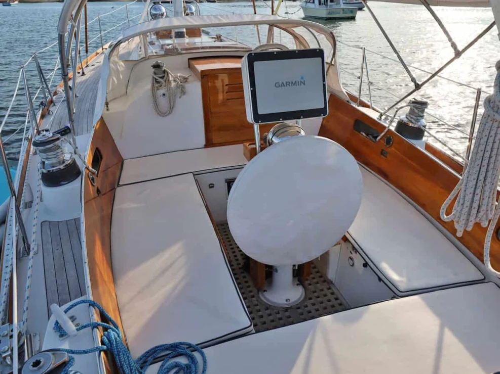 Image of MOONLIGHT, 1980 Hinckley Bermuda 40 MKII, cockpit forward to companionway.