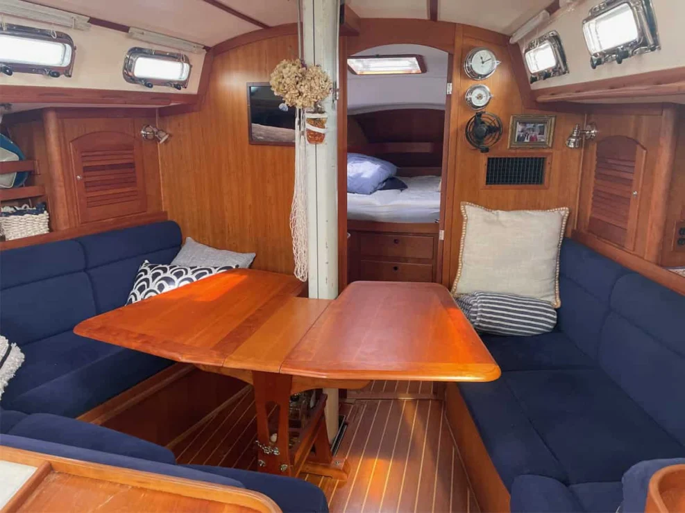 2002 Sabre 402, salon table extended.