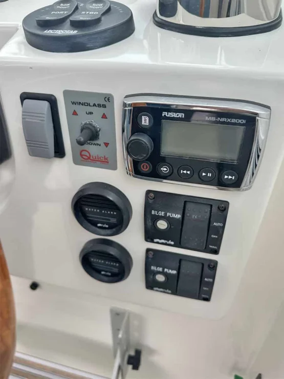 Image of 2016 Back Cove 30 REVERIE's helm details.