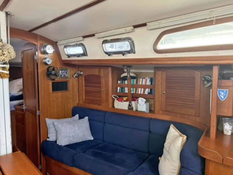 2002 Sabre 402, starboard salon settee.