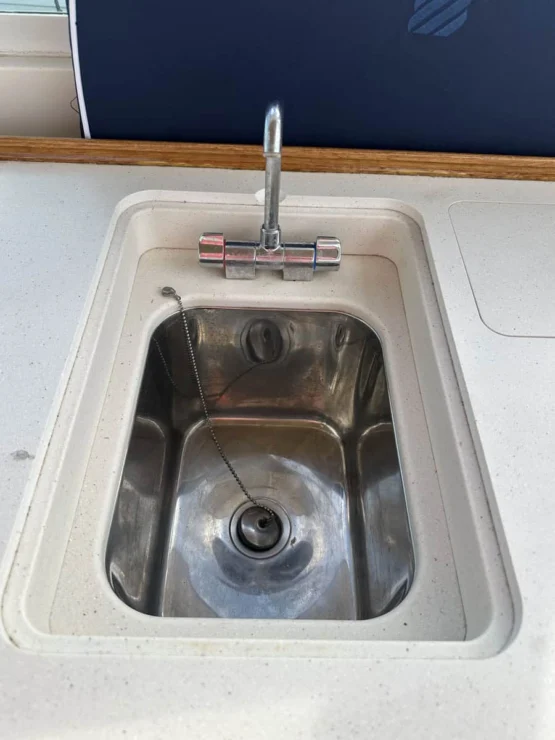 2003 Hunt Yachts Harrier 36, wet bar recessed sink.