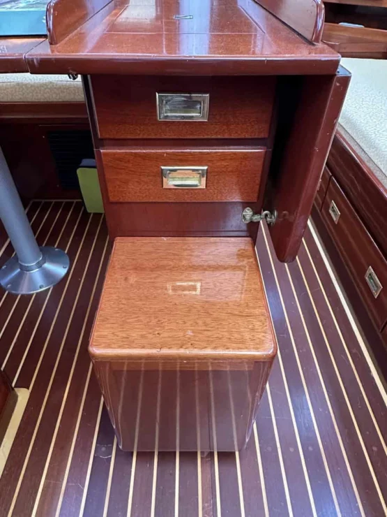 Image of MOONLIGHT, 1980 Hinckley Bermuda 40 MKII, view of table detail.