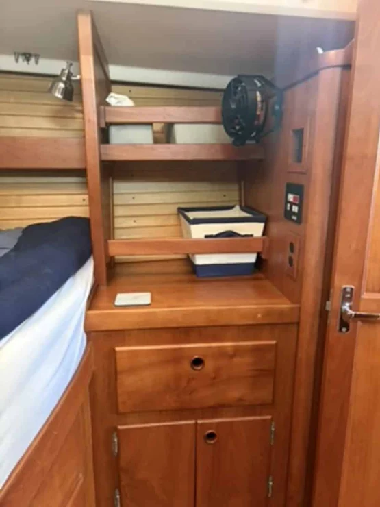 2002 Sabre 402, primary cabin to starboard.