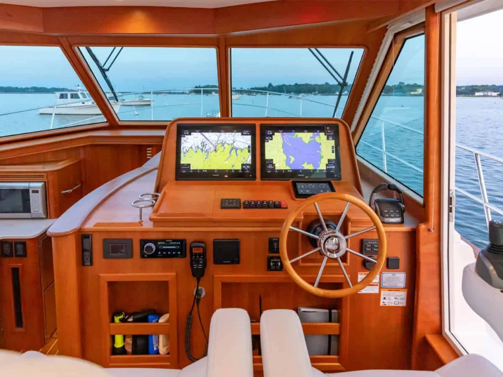 Sabre 45, Salt Therapy, view of helm with IPS joystick.