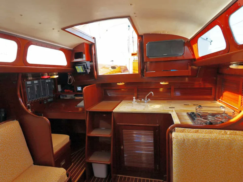 Image of MOONLIGHT, 1980 Hinckley Bermuda 40 MKII, view of aft salon.
