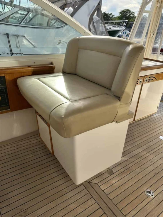 2003 Hunt Yachts Harrier 36, double helm seat.