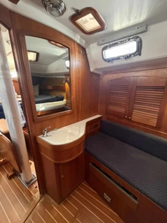 2002 Sabre 402, primary cabin vanity and mirror.